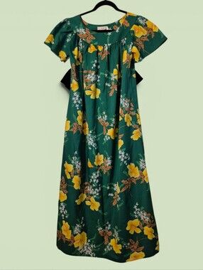 Made In HAWAII Vintage Hawaiian Muu Muu Dress 10